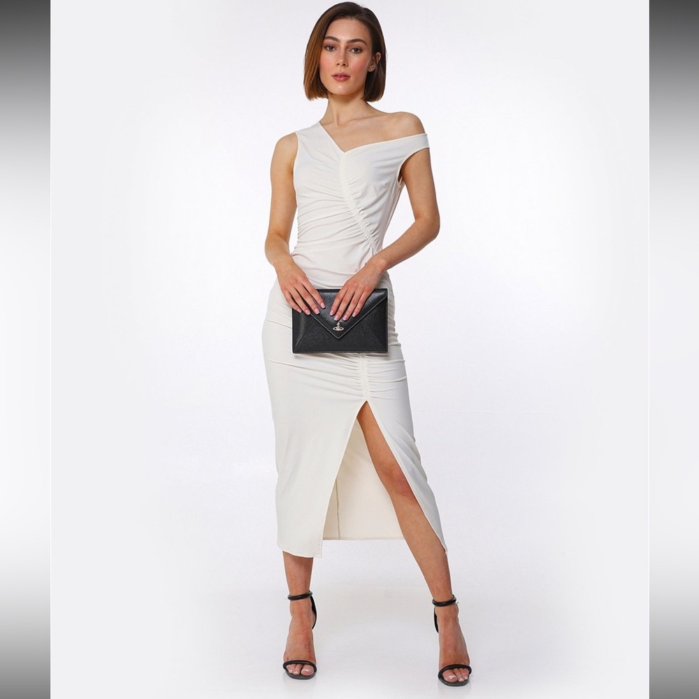 SELF-PORTRAIT
Gathered Asymmetric Midi Dress